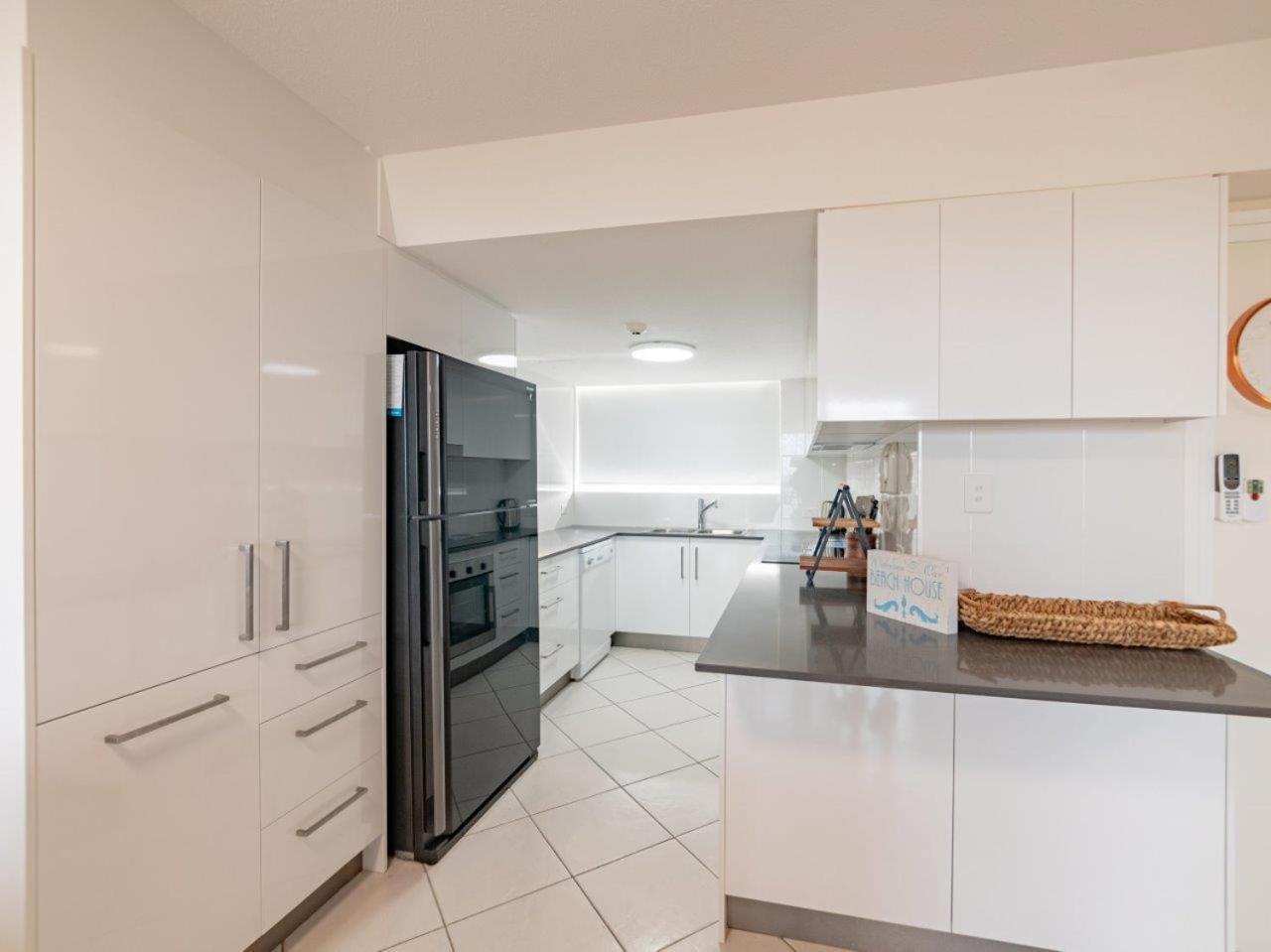 Crystal Beachfront Apartments Голд-Кост Экстерьер фото