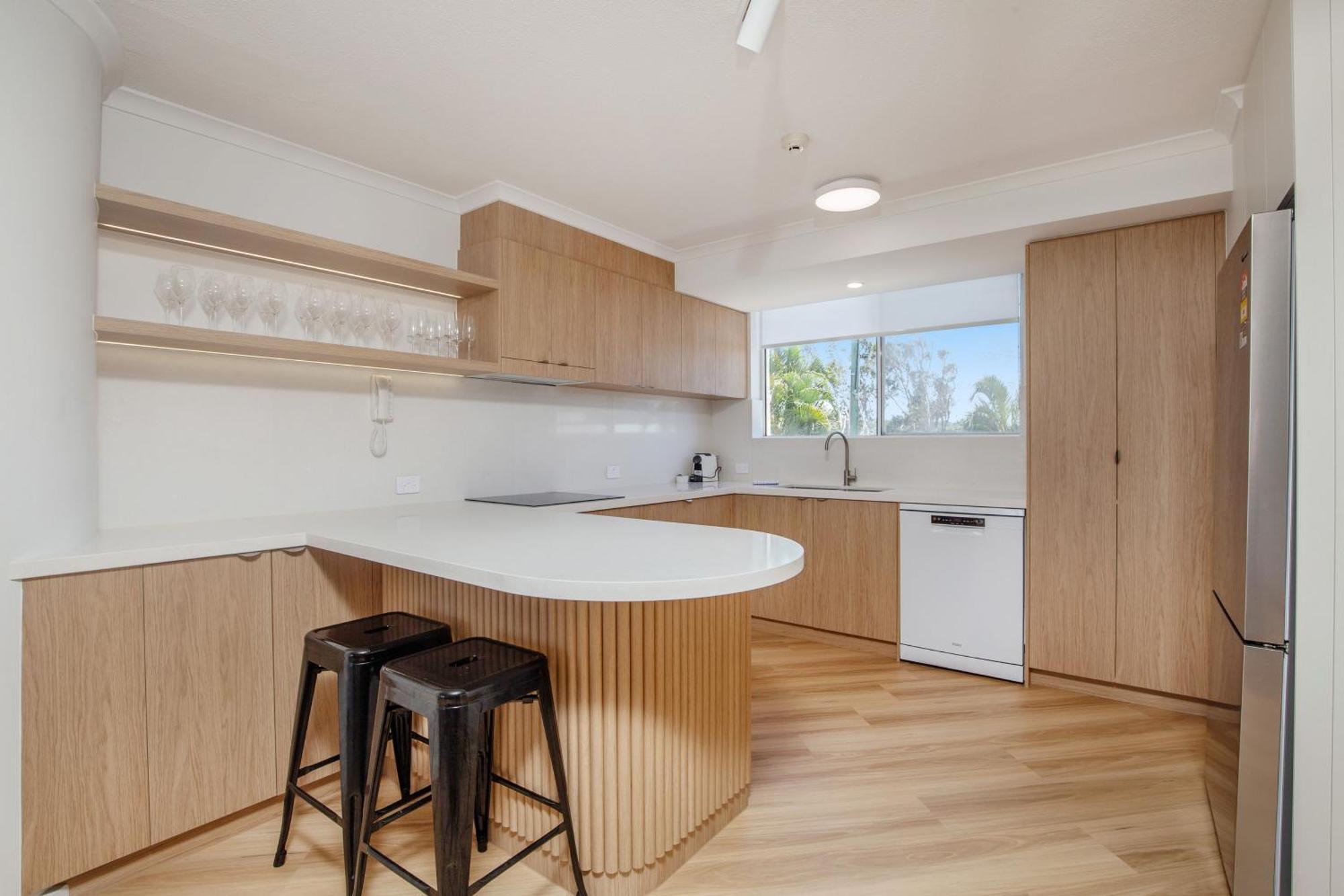 Crystal Beachfront Apartments Голд-Кост Экстерьер фото