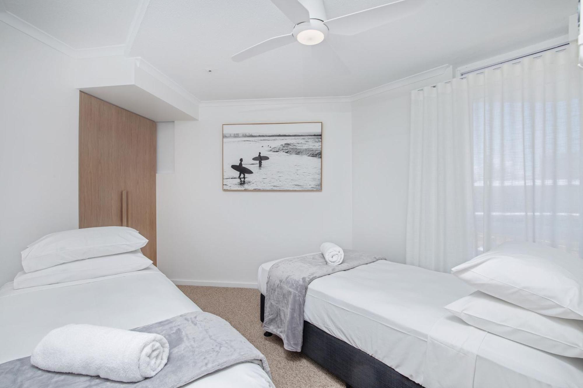 Crystal Beachfront Apartments Голд-Кост Экстерьер фото