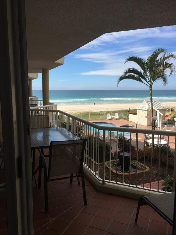Crystal Beachfront Apartments Голд-Кост Экстерьер фото