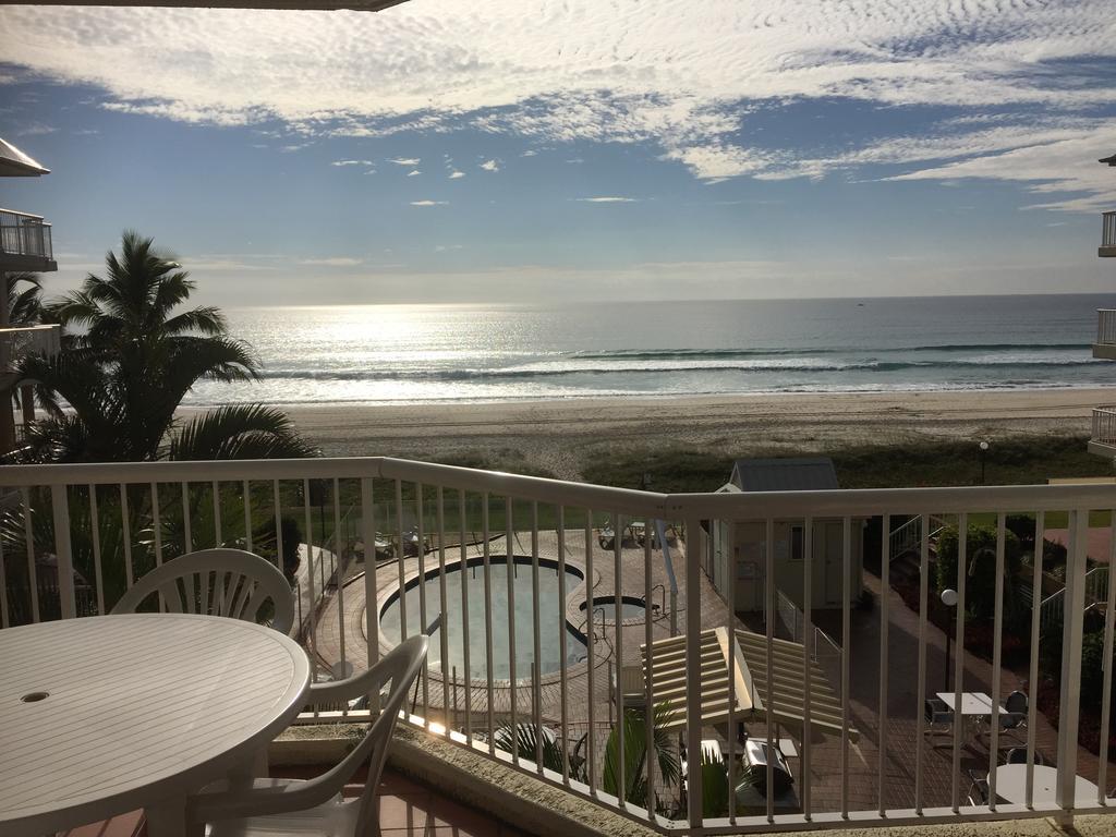 Crystal Beachfront Apartments Голд-Кост Экстерьер фото